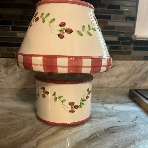 Yankee candle holder with topper. - Picture 2 of 10